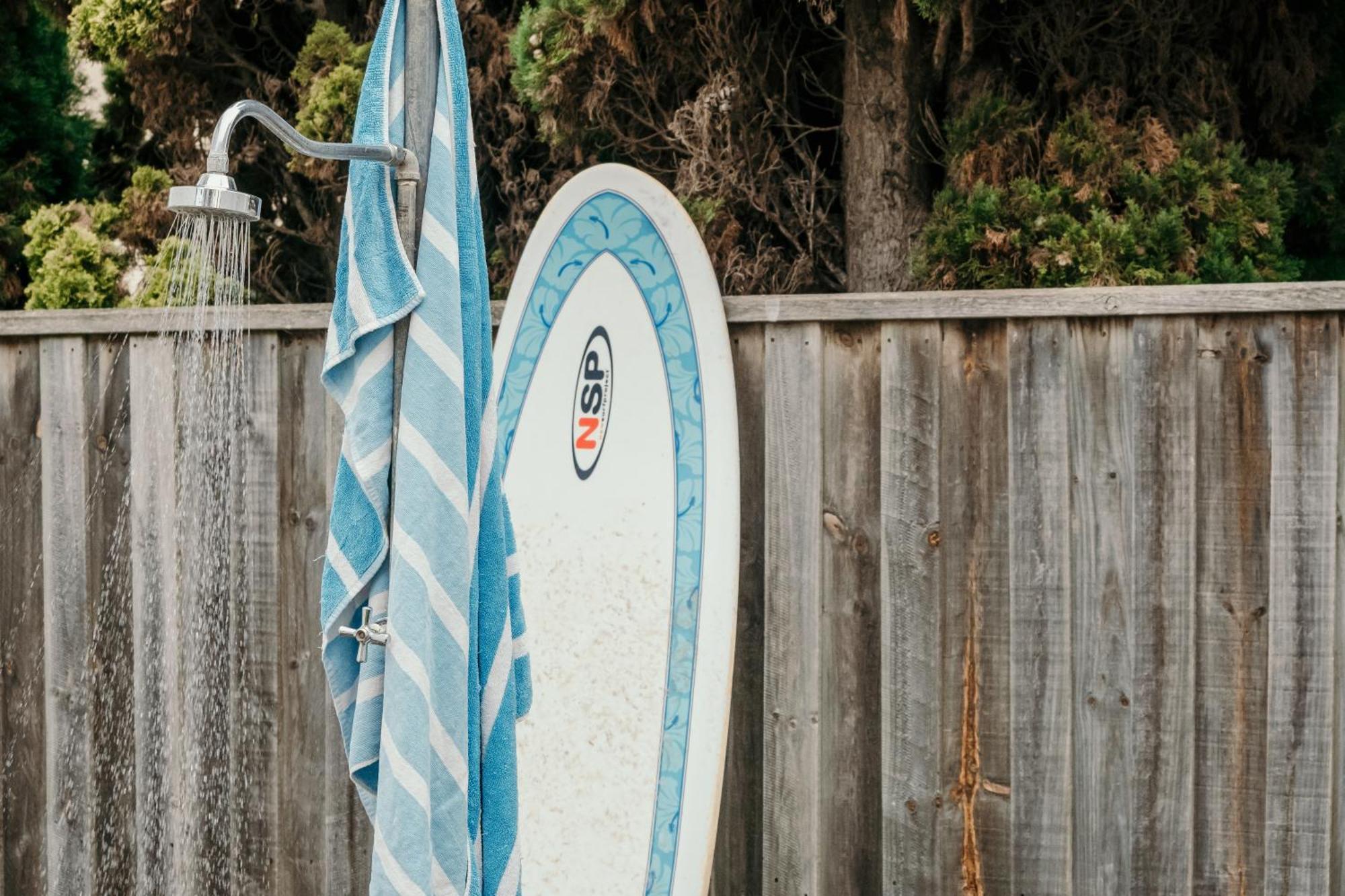 The Wandering Whale Port Fairy Hostel Exterior photo