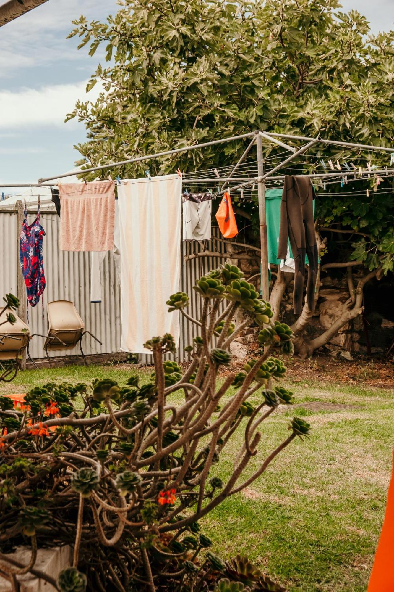The Wandering Whale Port Fairy Hostel Exterior photo