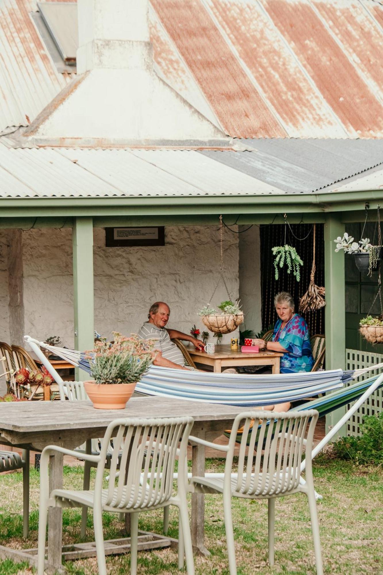 The Wandering Whale Port Fairy Hostel Exterior photo